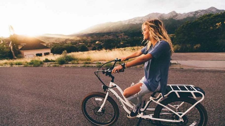 Ảnh văn phòng truyền thông năng động trong giai đoạn Điền Quân phát triển