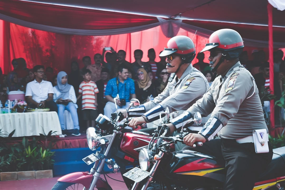 Dàn diễn viên và sản xuất đời sống ngục tù thuyết minh