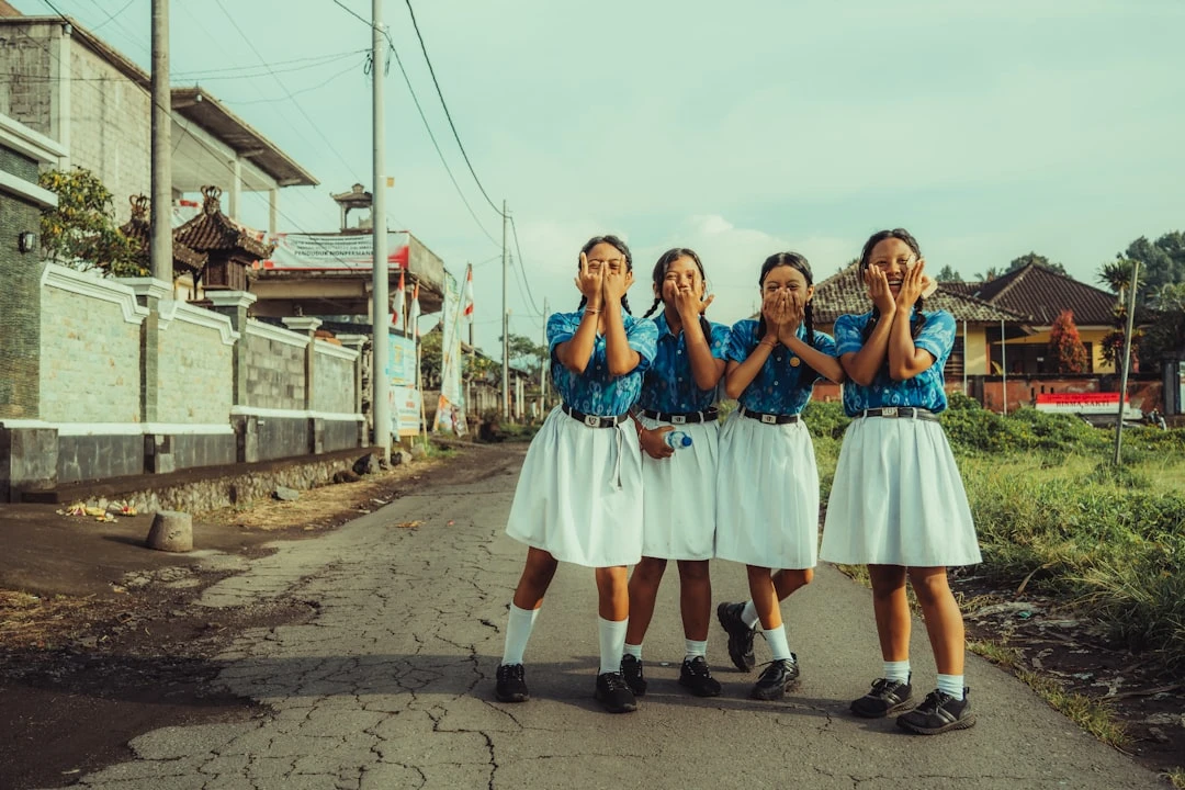 Hình ảnh trường học đông đúc ở Việt Nam