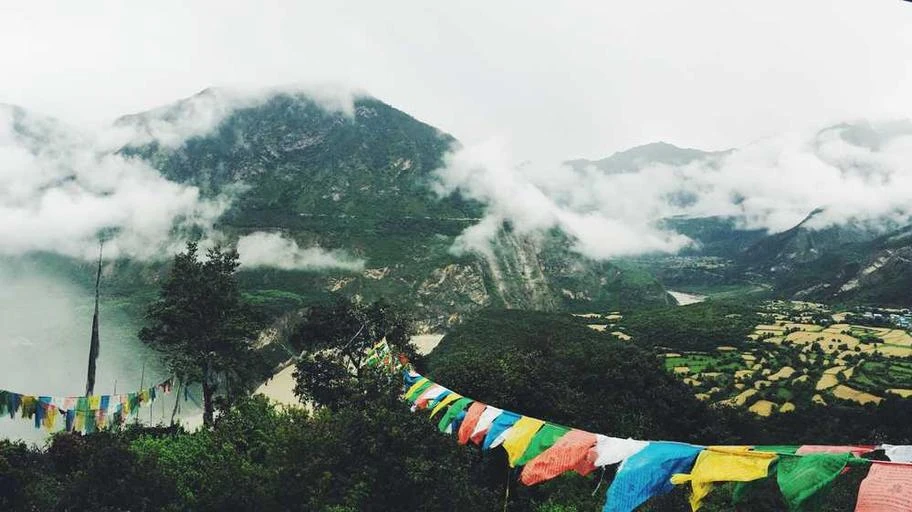 tam-ly-va-nghe-thuat-giao-tiep-ung-xu-trong-kinh-doanh-du-lich-cuoi-de-ma-song