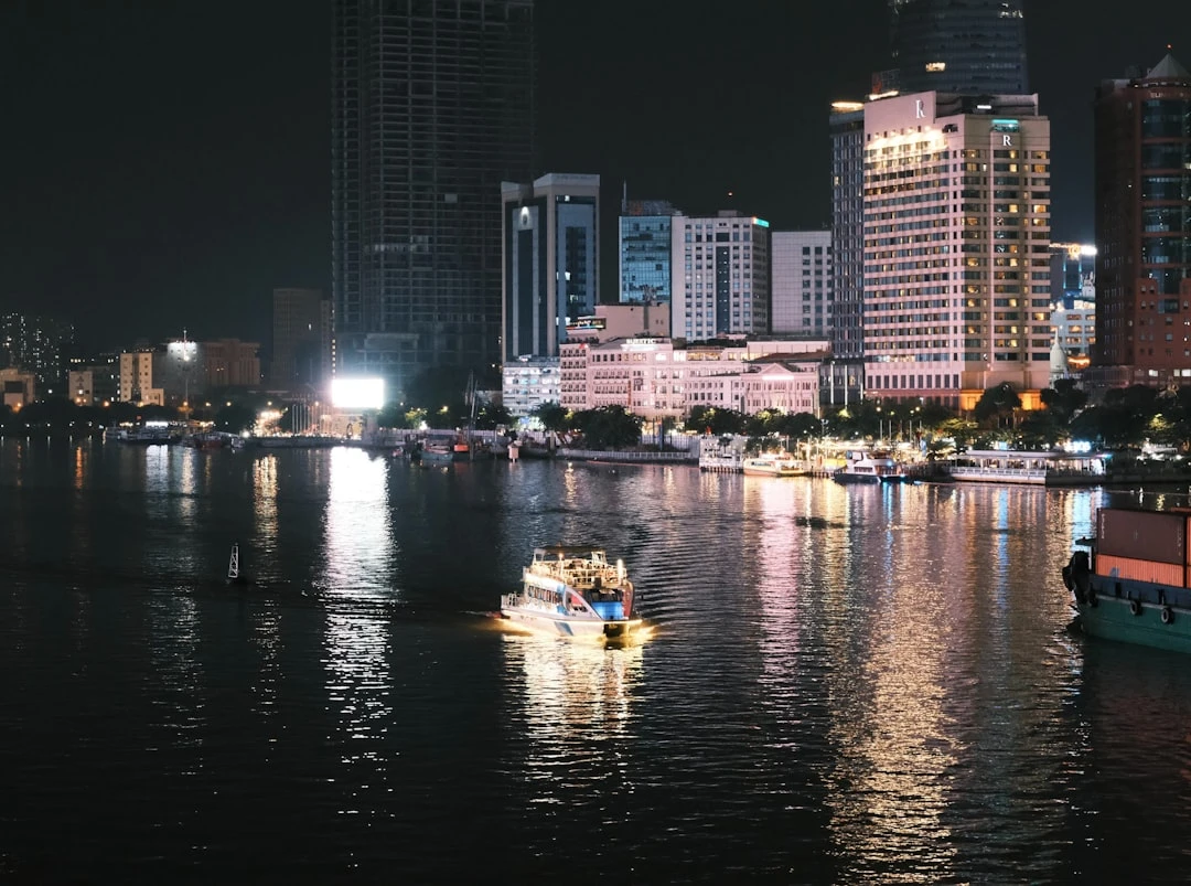 mang-xa-hoi-bluesky-khi-cuoc-song-bot-up-bo